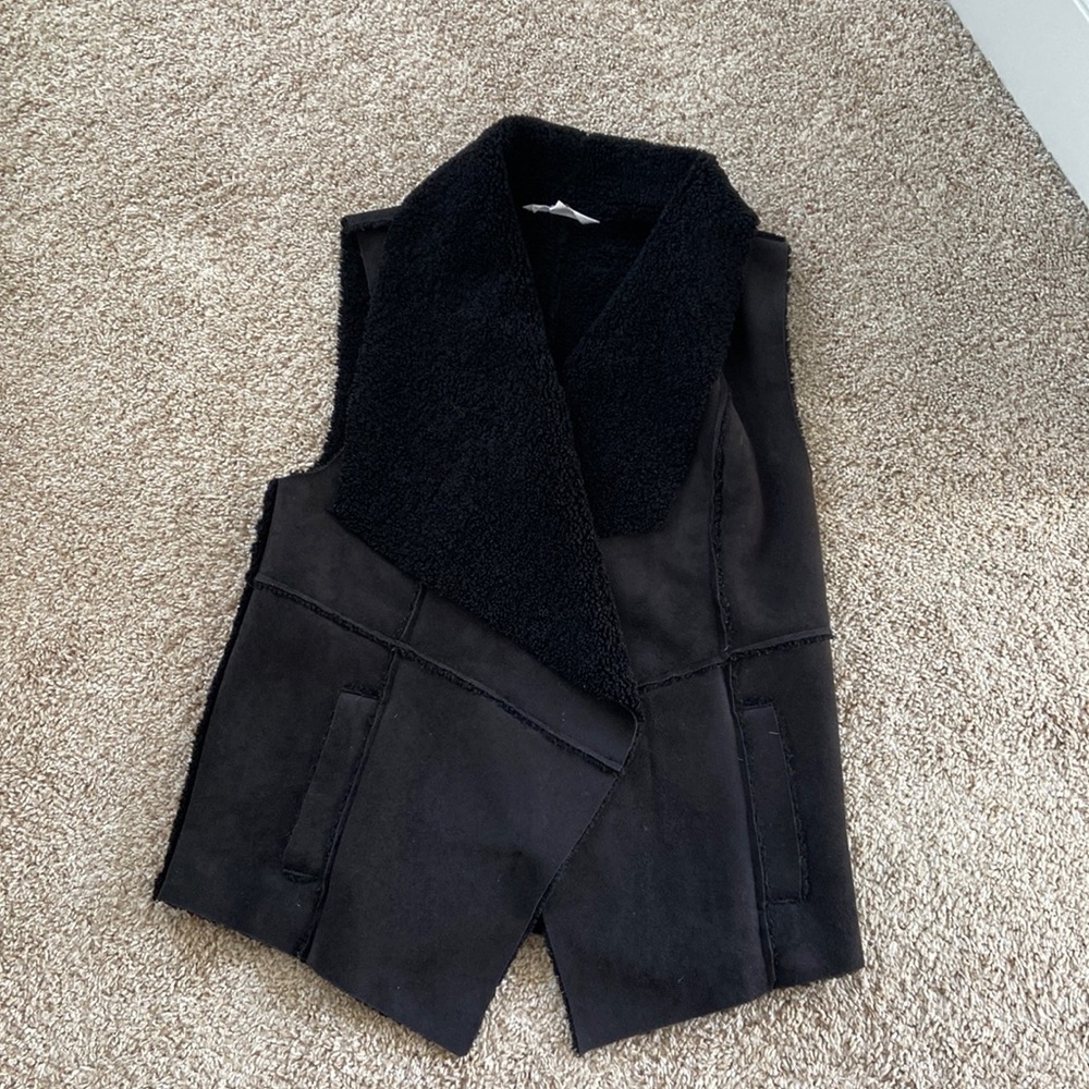BB Dakota black vest